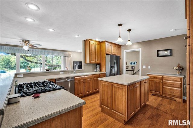 111 IVY Lane, Knoxville, IL 61448