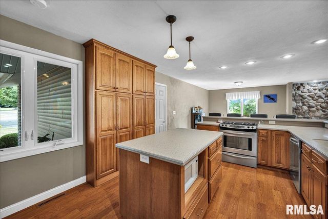 111 IVY Lane, Knoxville, IL 61448