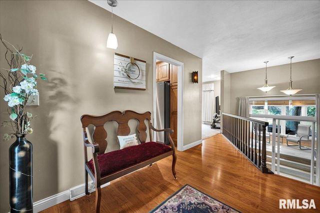 111 IVY Lane, Knoxville, IL 61448