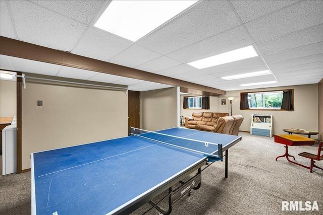 111 IVY Lane, Knoxville, IL 61448