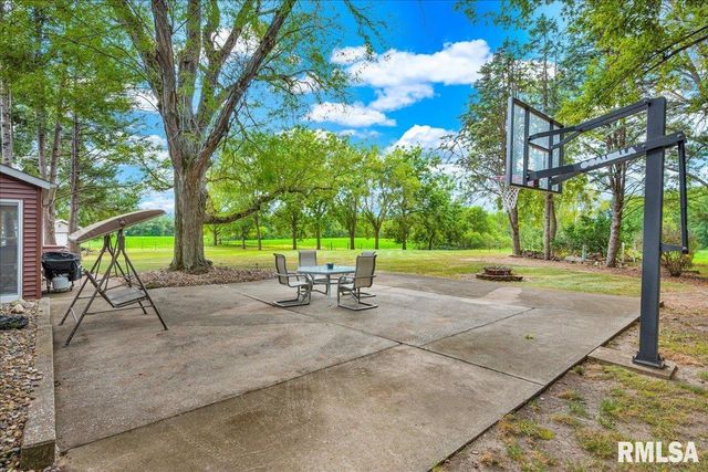 111 IVY Lane, Knoxville, IL 61448