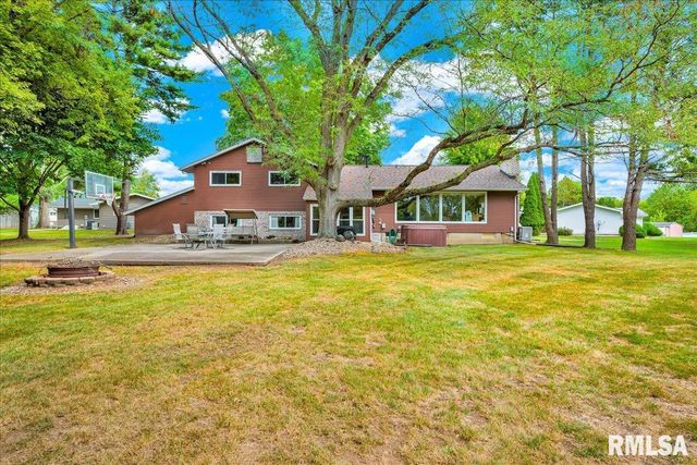 111 IVY Lane, Knoxville, IL 61448