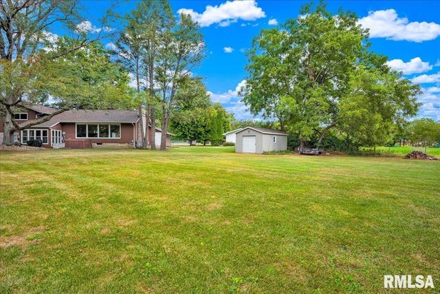 111 IVY Lane, Knoxville, IL 61448