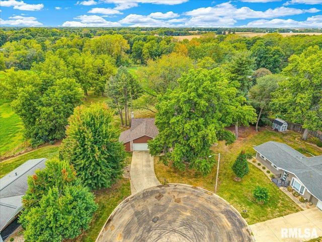 111 IVY Lane, Knoxville, IL 61448