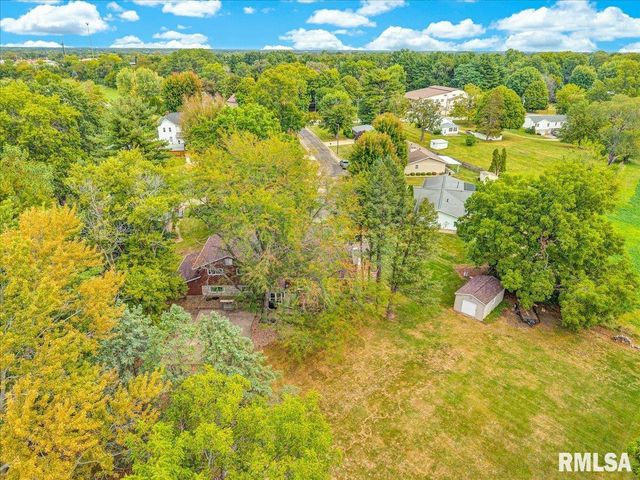 111 IVY Lane, Knoxville, IL 61448