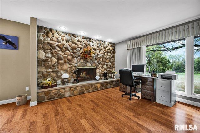 111 IVY Lane, Knoxville, IL 61448