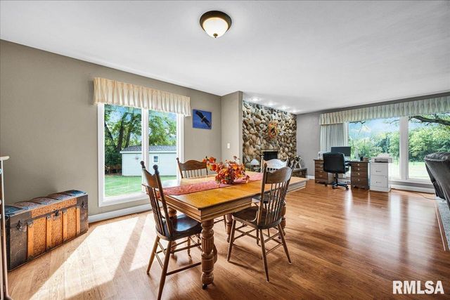 111 IVY Lane, Knoxville, IL 61448