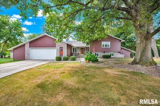 111 IVY Lane, Knoxville, IL 61448