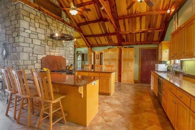 521 Coop Rd, Bell Buckle, TN 37020