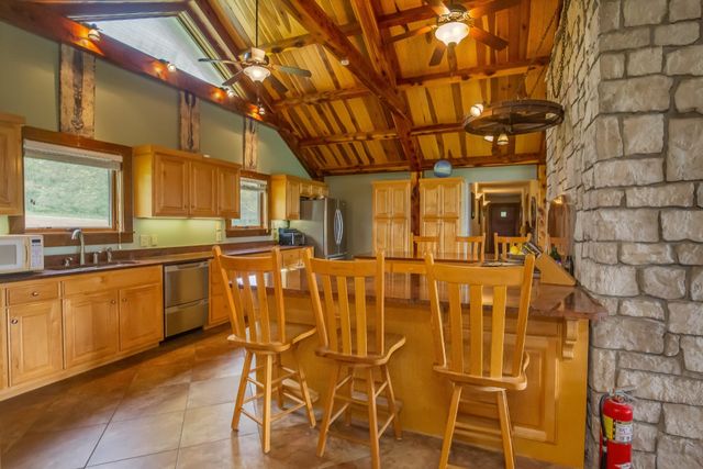 521 Coop Rd, Bell Buckle, TN 37020