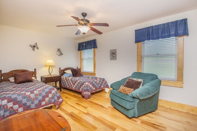 521 Coop Rd, Bell Buckle, TN 37020