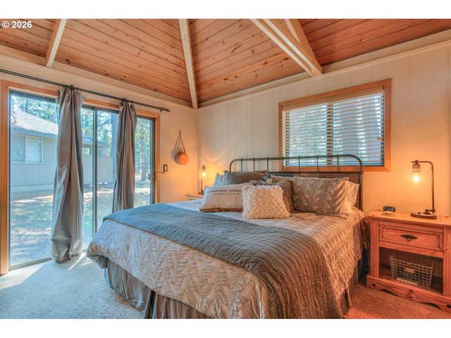 57077 FOX Ln, Sunriver, OR 97707