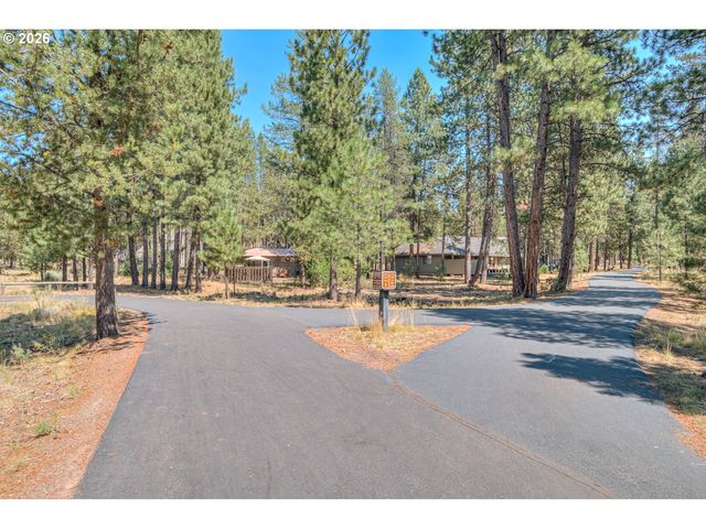 57077 FOX Ln, Sunriver, OR 97707