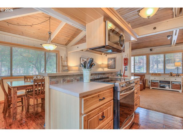 57077 FOX Ln, Sunriver, OR 97707