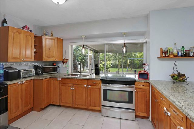 514 NW 21st St, Homestead, FL 33030