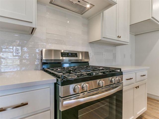 7712 Woods Edge Way, Yukon, OK 73099