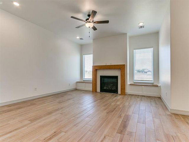 7712 Woods Edge Way, Yukon, OK 73099