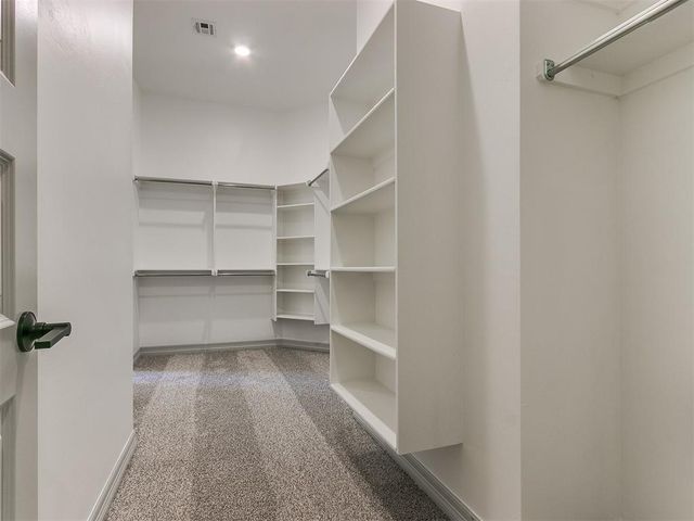 7712 Woods Edge Way, Yukon, OK 73099