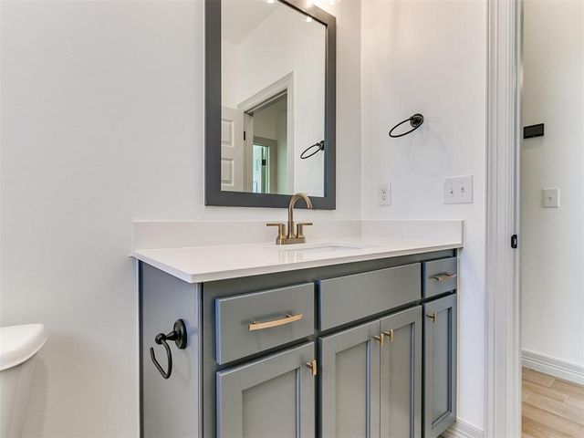 7712 Woods Edge Way, Yukon, OK 73099