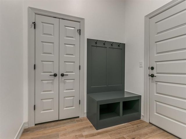 7712 Woods Edge Way, Yukon, OK 73099
