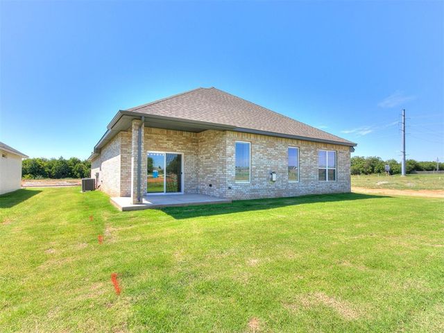 7712 Woods Edge Way, Yukon, OK 73099