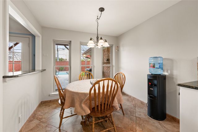 2621 Sedgeway Lane, Carrollton, TX 75006