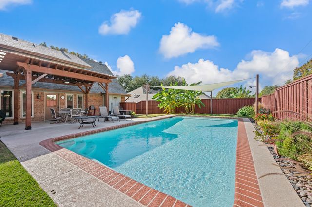 2621 Sedgeway Lane, Carrollton, TX 75006