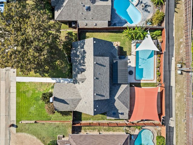 2621 Sedgeway Lane, Carrollton, TX 75006