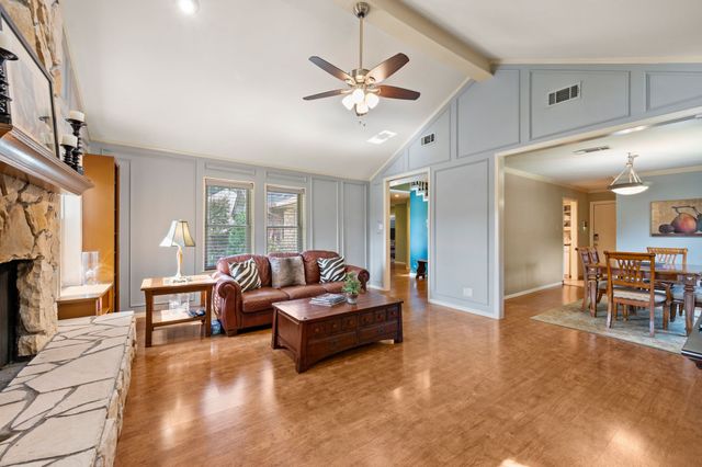 2621 Sedgeway Lane, Carrollton, TX 75006