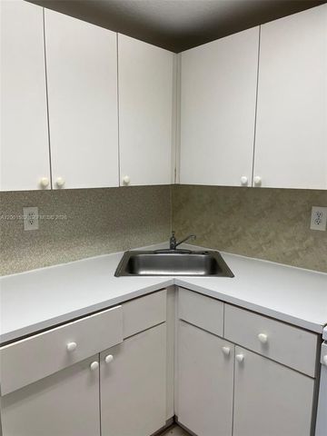 666 W 81st St 407, Hialeah, FL 33014