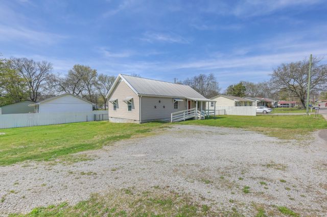 1200 W Lane St, Shelbyville, TN 37160