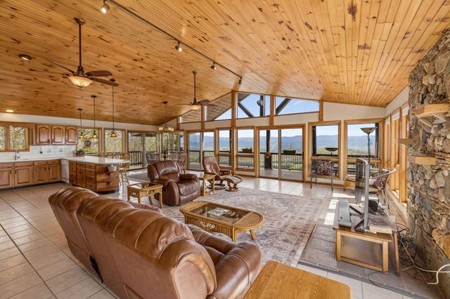 348 Laurel Mountain Road, Madisonville, TN 37354