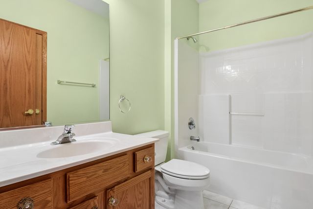 11742 Nottingham Drive, Huntley, IL 60142
