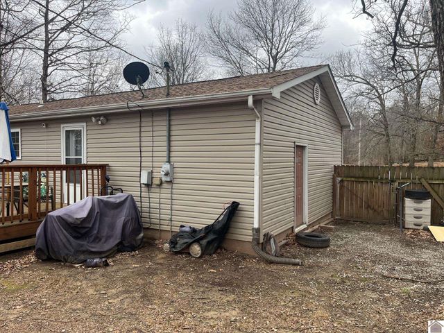 1024 Fox Ridge Ct., Benton, KY 42025