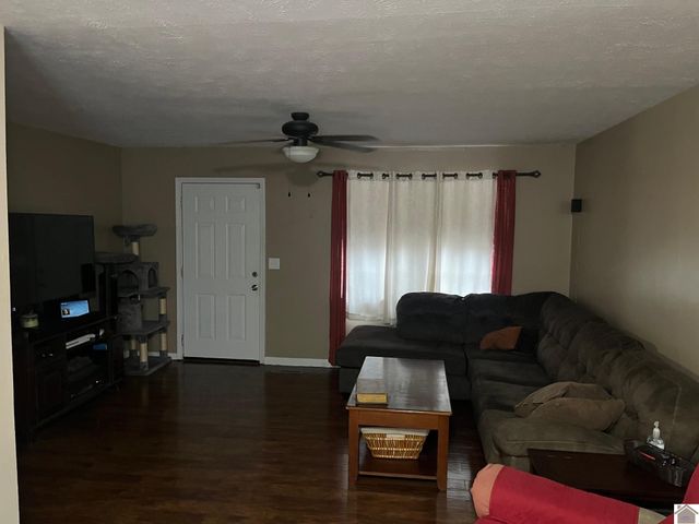 1024 Fox Ridge Ct., Benton, KY 42025