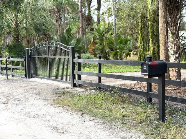 5225 SW Ludlum Street, Palm City, FL 34990