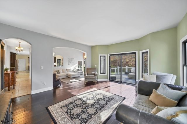 16 William Way, Washington Twp., NJ 07853