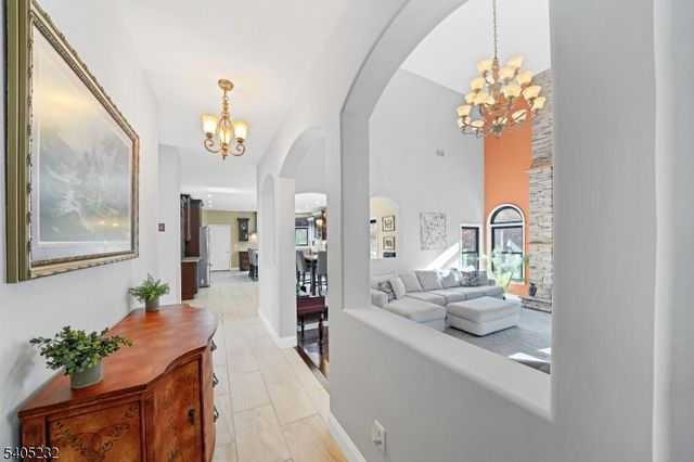 16 William Way, Washington Twp., NJ 07853