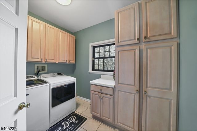 16 William Way, Washington Twp., NJ 07853