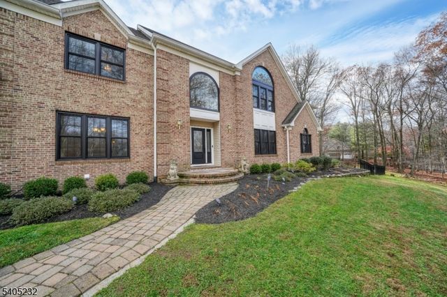 16 William Way, Washington Twp., NJ 07853
