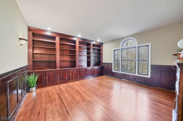 16 William Way, Washington Twp., NJ 07853