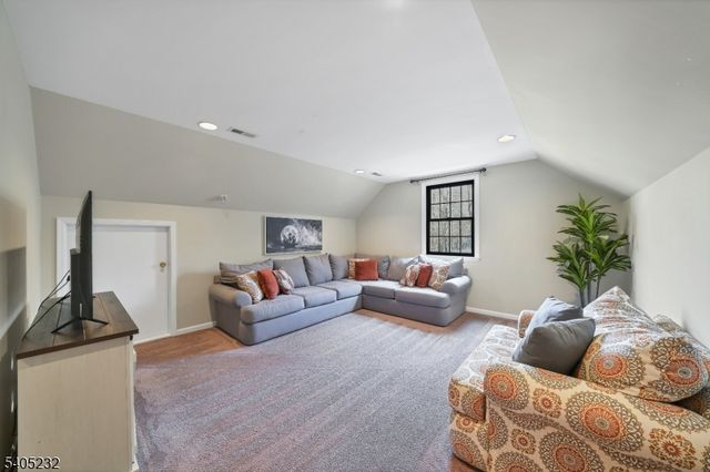 16 William Way, Washington Twp., NJ 07853