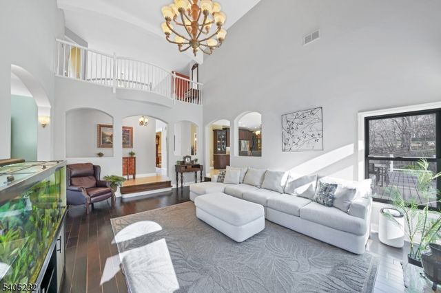 16 William Way, Washington Twp., NJ 07853