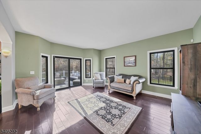 16 William Way, Washington Twp., NJ 07853