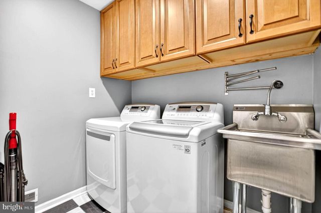 8084 STATION RD, Manassas, VA 20111