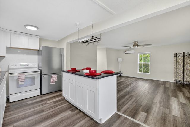 1008 Van Winkle Street, Weatherford, TX 76086