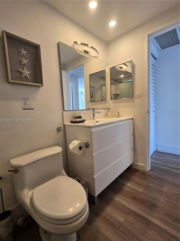 5601 Collins Avenue 520, Miami Beach, FL 33140