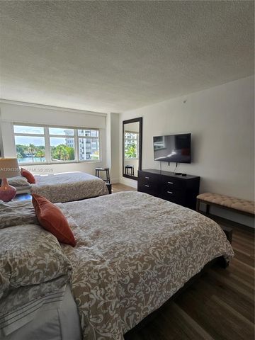 5601 Collins Avenue 520, Miami Beach, FL 33140