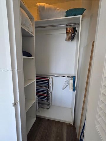 5601 Collins Avenue 520, Miami Beach, FL 33140
