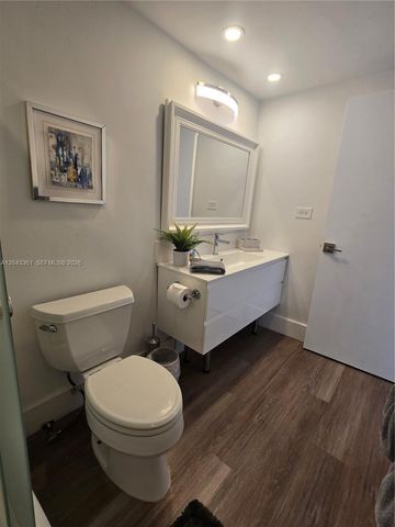 5601 Collins Avenue 520, Miami Beach, FL 33140